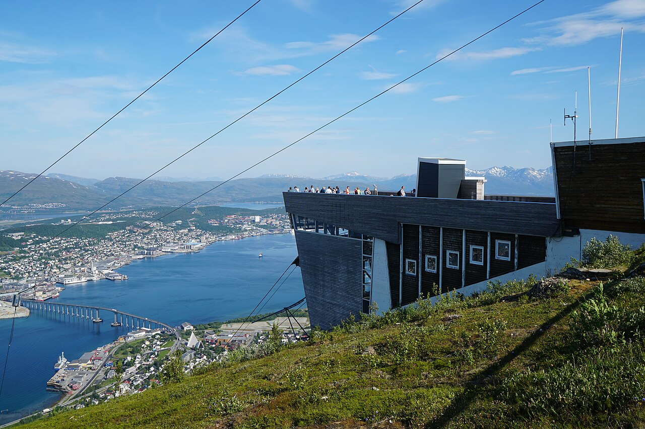 Fjellheisen, Tromsø 2019.jpg