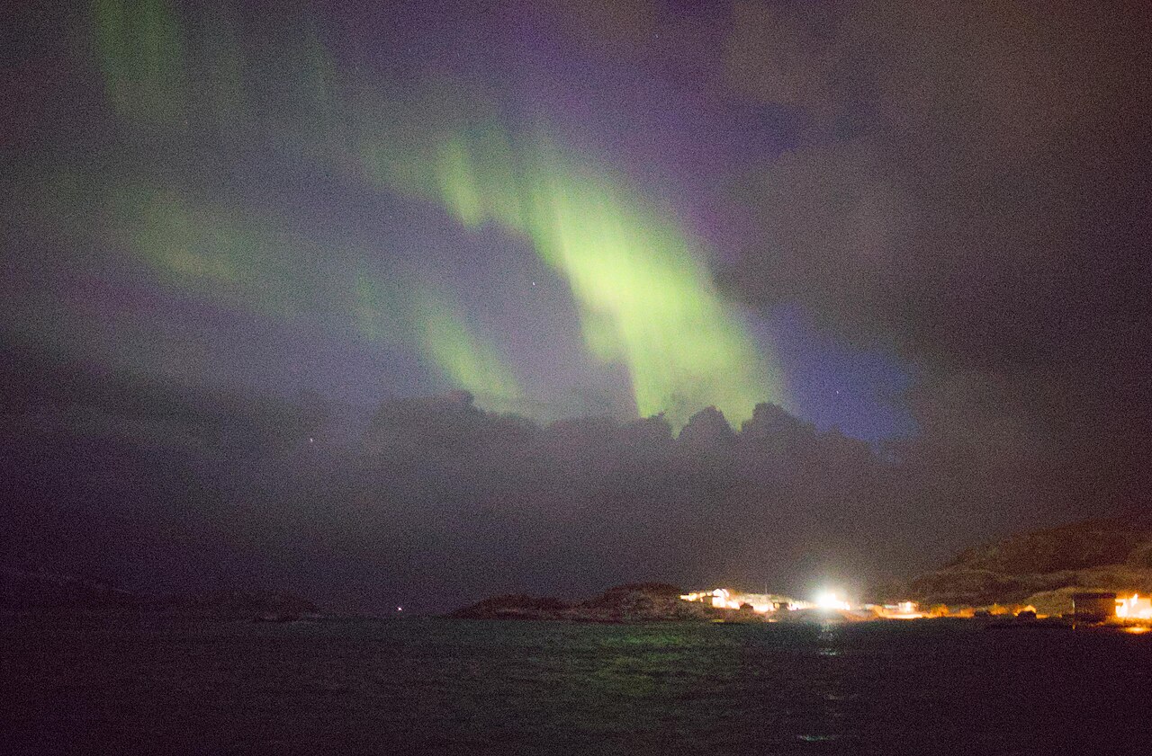 Sommarøy 2 The first aurora (52923388783).jpg